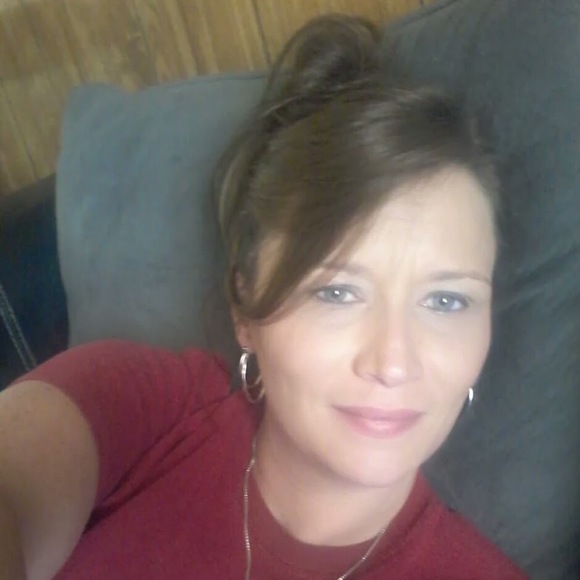 Meet your Posher, Jennifer - Picture 1 of 1